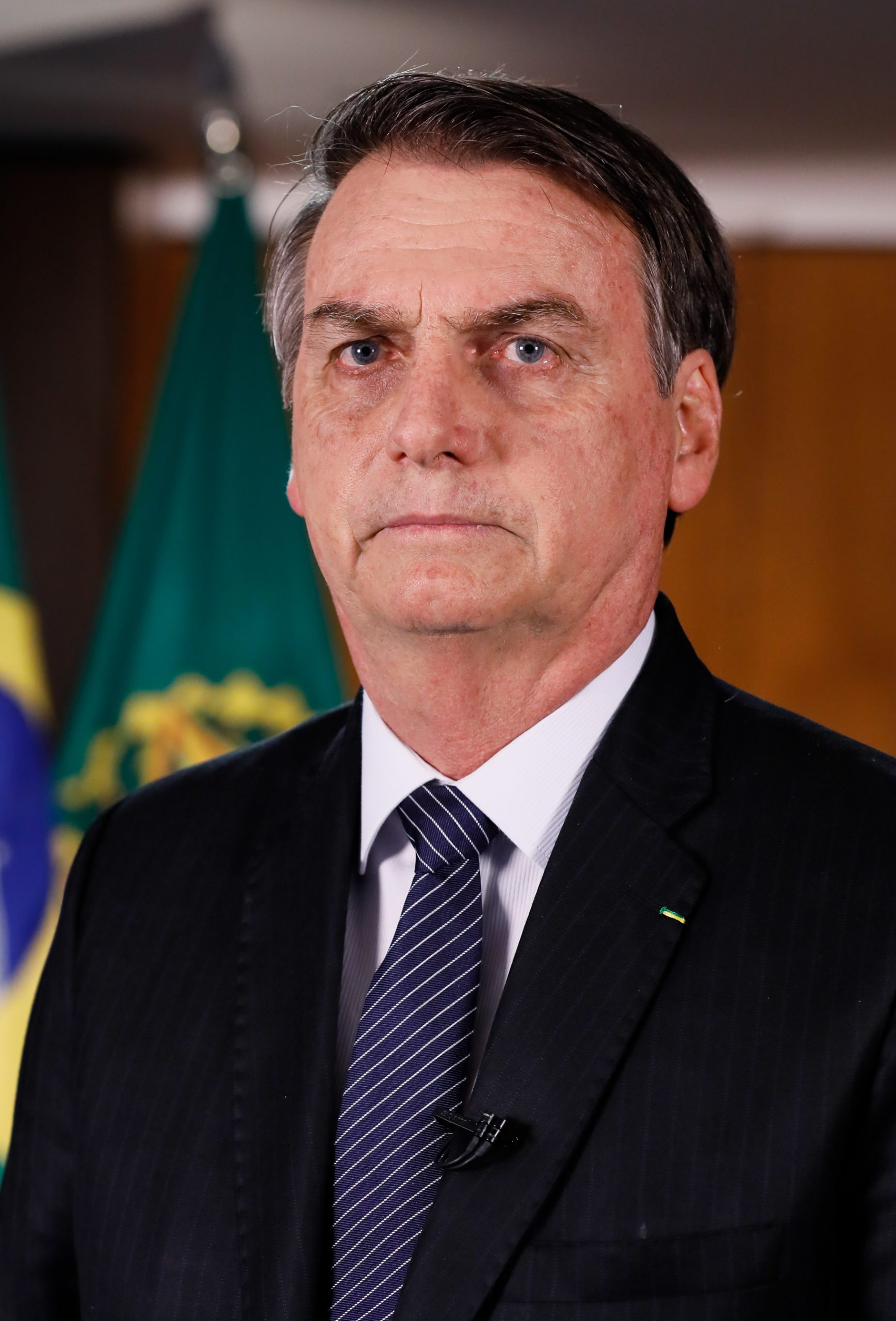 Jair Bolsonaro: o polêmico Presidente do Brasil enfrenta desafios e críticas durante seu mandato